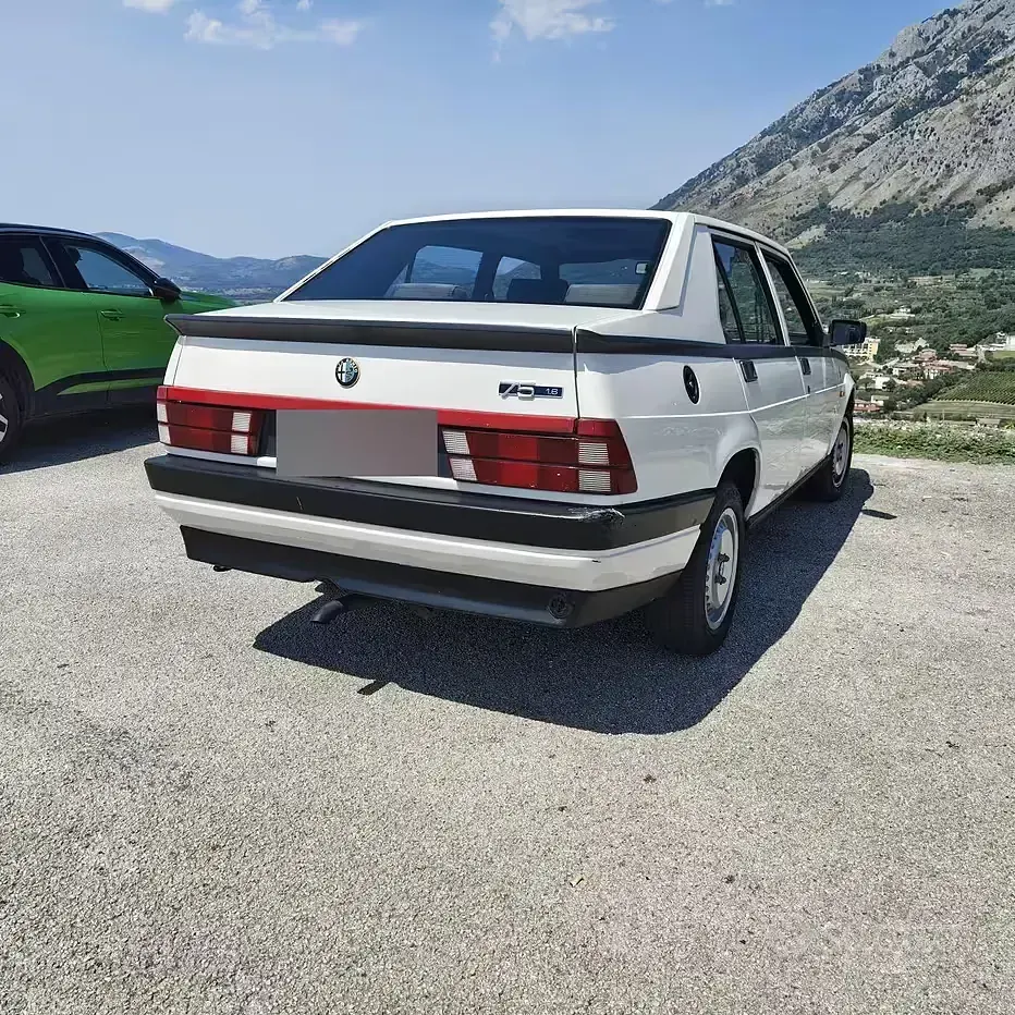 Usata Alfa Romeo 75 110 CV (80 kW) 1987 Bianco Berlina