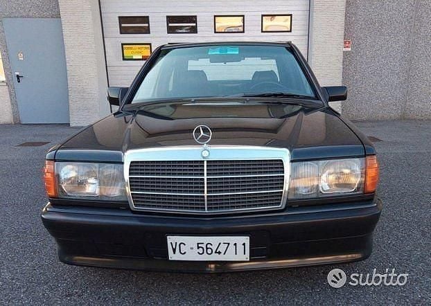 Usata Mercedes 190 203 CV (149 kW) 1990 Nero Berlina
