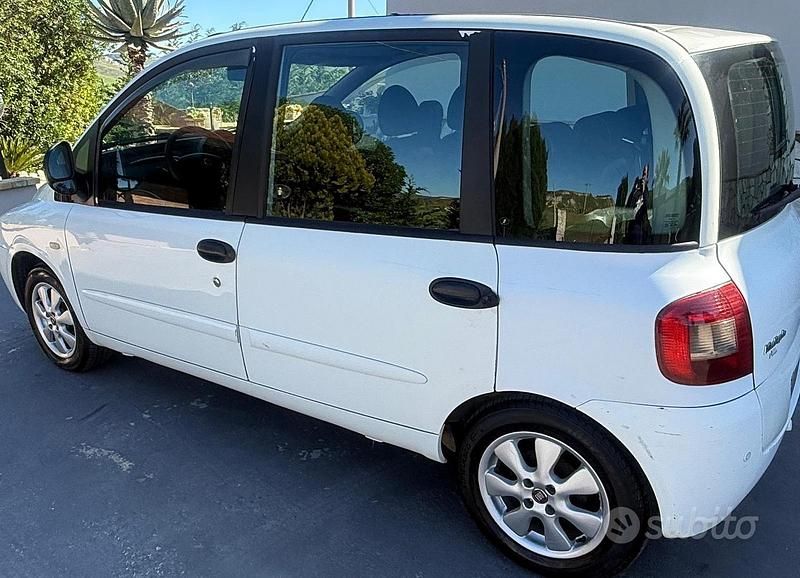 Usata Fiat Multipla Dynamic 120 CV (88 kW) 2009 Bianco Monovolume