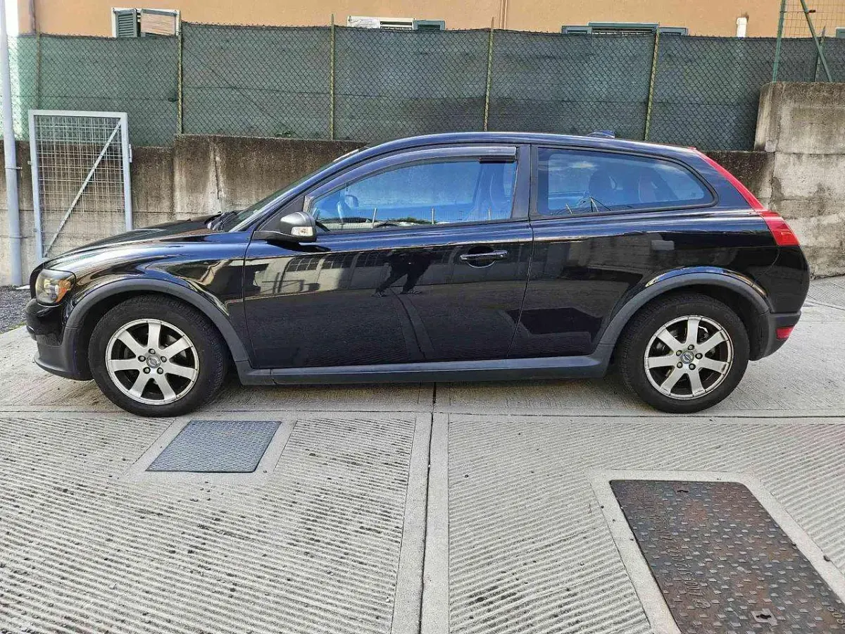Usata Volvo C30 Momentum 109 CV (80 kW) 2008 Antracite Utilitaria