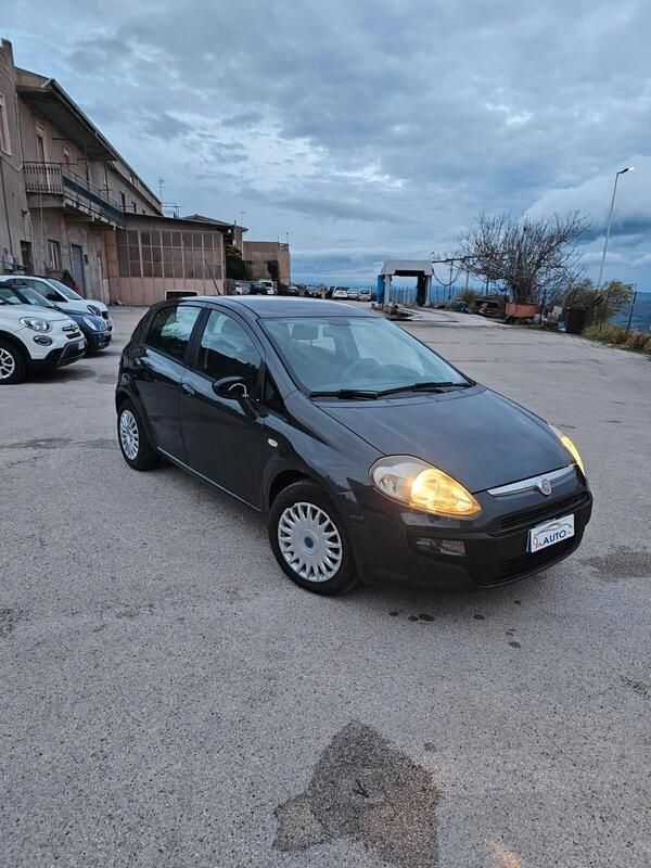 Usata Fiat Punto Evo 90 CV (66 kW) 2010 Grigio Utilitaria