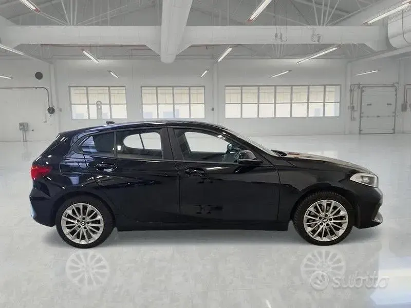 Usata BMW 118 Advantage 150 CV (110 kW) 2022 Nero Berlina