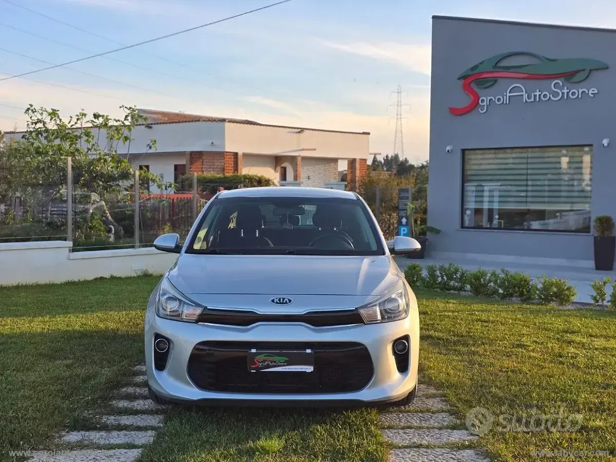 Usata Kia Rio 90 CV (66 kW) 2017 Berlina