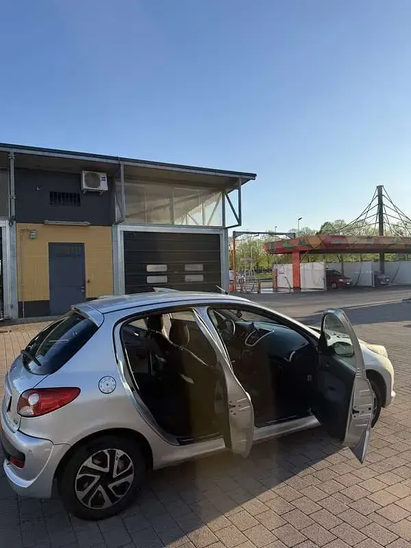 Usata Peugeot 206 60 CV (44 kW) 2012 Berlina