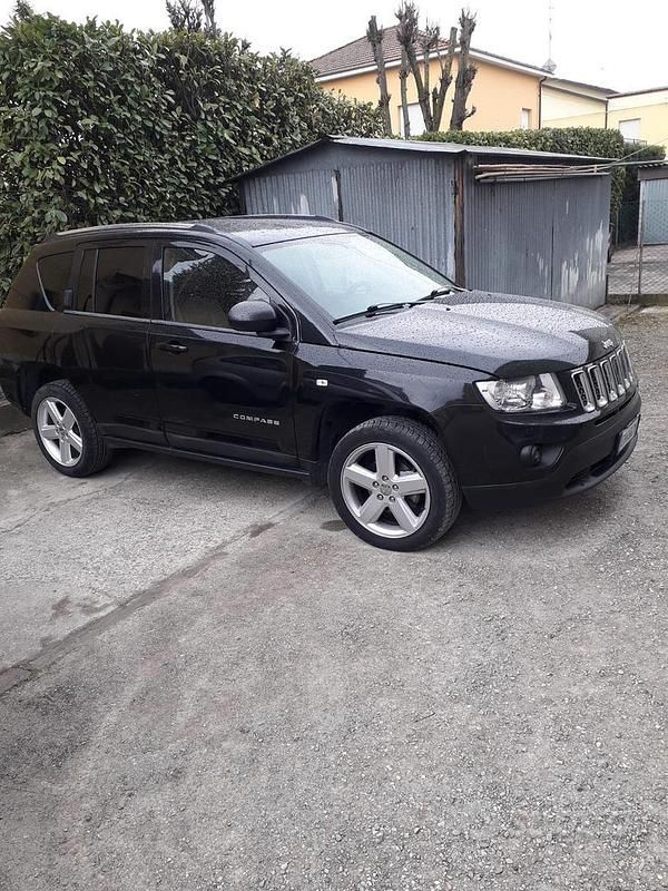 Nero Usata 2011 Jeep Compass Limited SUV | 6500 € (Buon prezzo) - Immagine 1/4