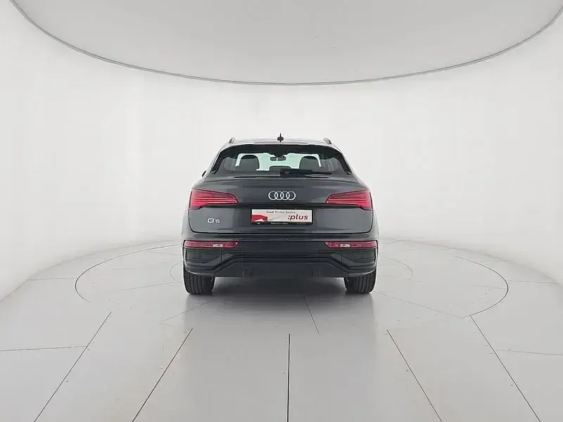 Usata Audi Q5 Sportback S-Line 163 CV (119 kW) 2022 Grigio SUV