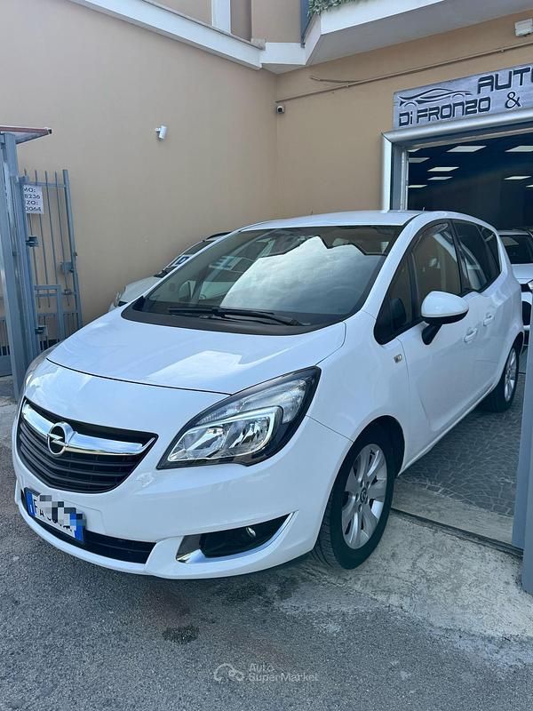 Bianco Usata 2015 Opel Meriva Monovolume | 6500 € (Buon prezzo) - Immagine 1/4