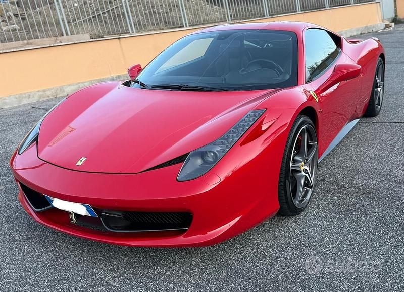 Usata Ferrari 458 570 CV (419 kW) 2012 Rosso Coupé