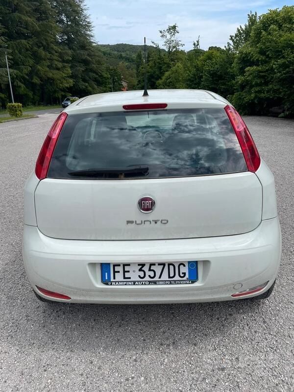 Usata Fiat Punto 77 CV (56 kW) 2016 Bianco Utilitaria