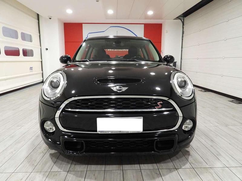 Begagnad Mini Cooper SD Hype 170 HK (125 kW) 2016 Svart Halvkombi