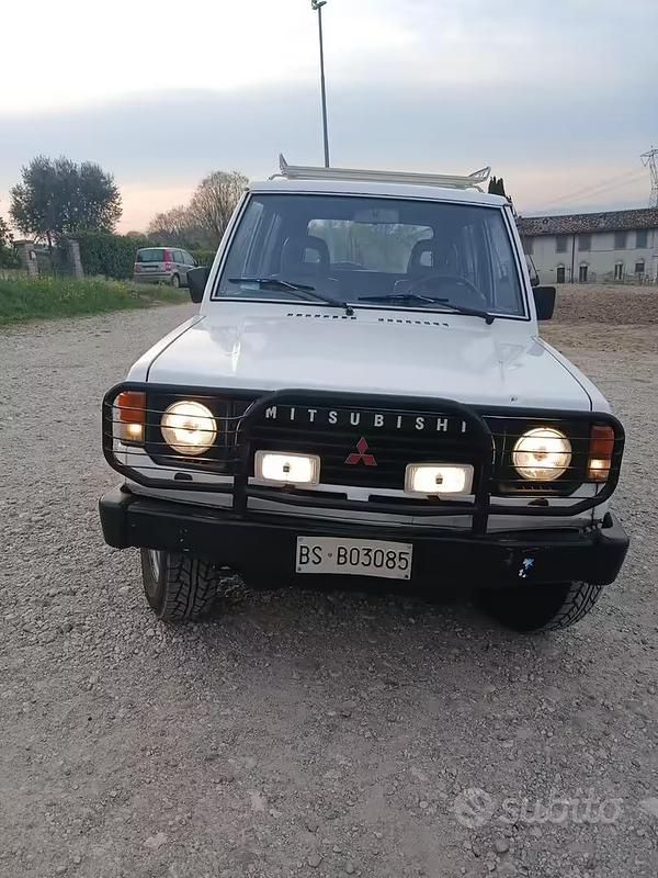 Usata Mitsubishi Pajero 1989 Bianco SUV