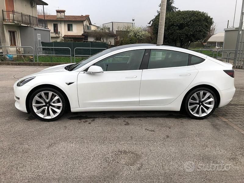 Usata 2020 Tesla Model 3 Long Range AWD Tre volumi | 23.000 € (Super prezzo) - Immagine 1/4