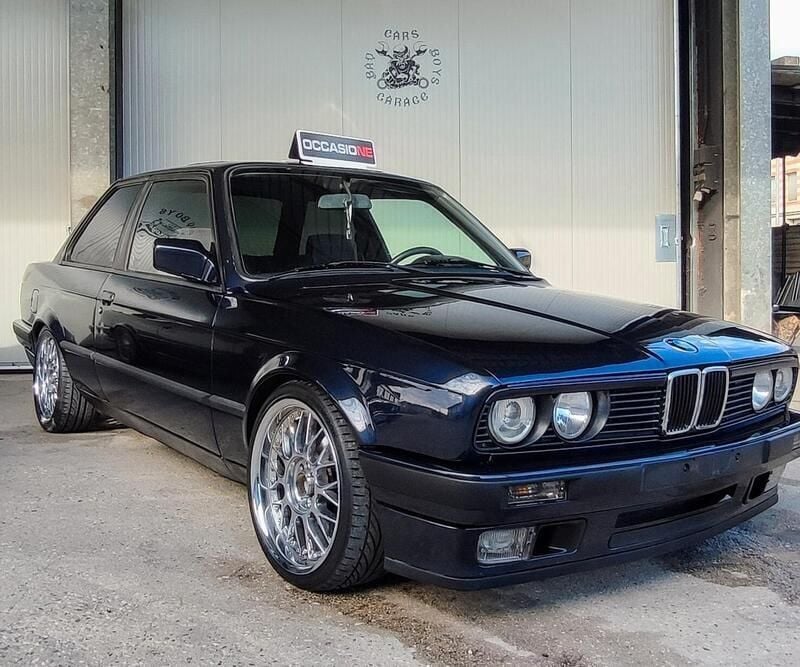 Usata BMW 318 Sport Line 136 CV (100 kW) 1990 Blu/azzurro Coupé