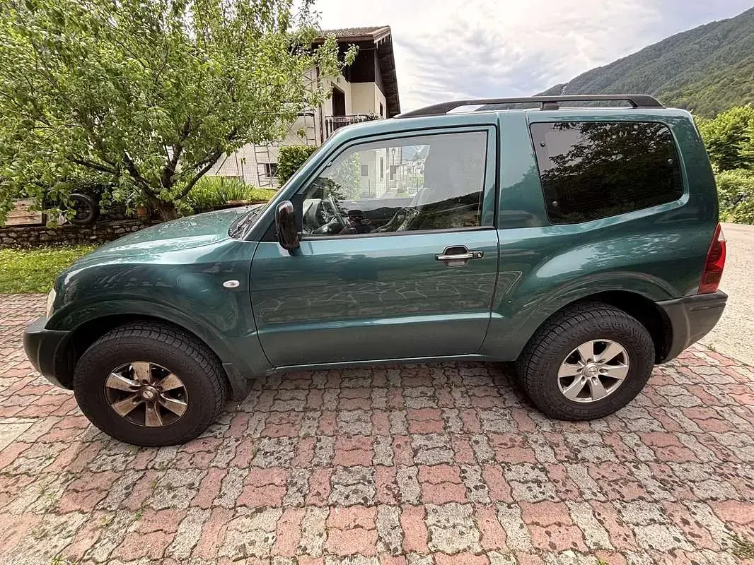 Usata Mitsubishi Pajero 116 CV (85 kW) 2004 Verde SUV