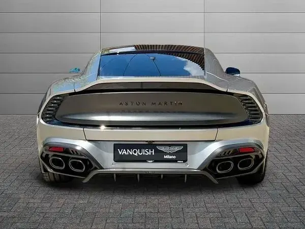 Nuova Aston Martin Vanquish 835 CV (614 kW) 2026 Aluminite silver Coupé