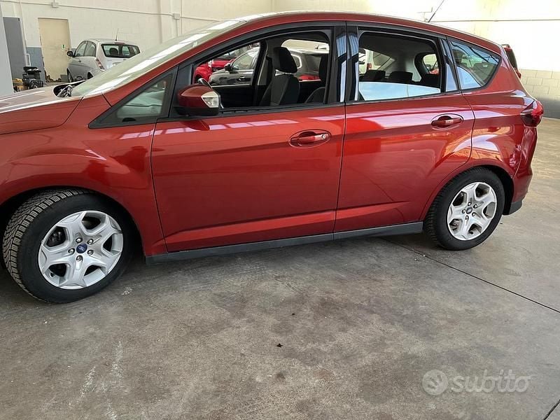 Usata Ford C-MAX Titanium 120 CV (88 kW) 2015 Rosso Monovolume