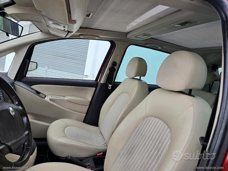 Usata Lancia Musa 90 CV (66 kW) 2006 Rosso Monovolume