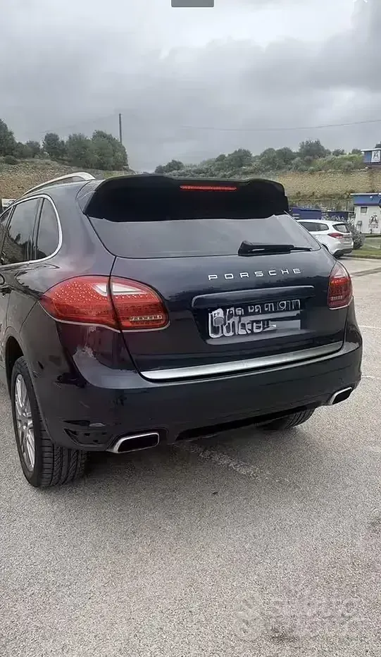 Usata Porsche Cayenne 239 CV (175 kW) 2011 Bluazzurro SUV