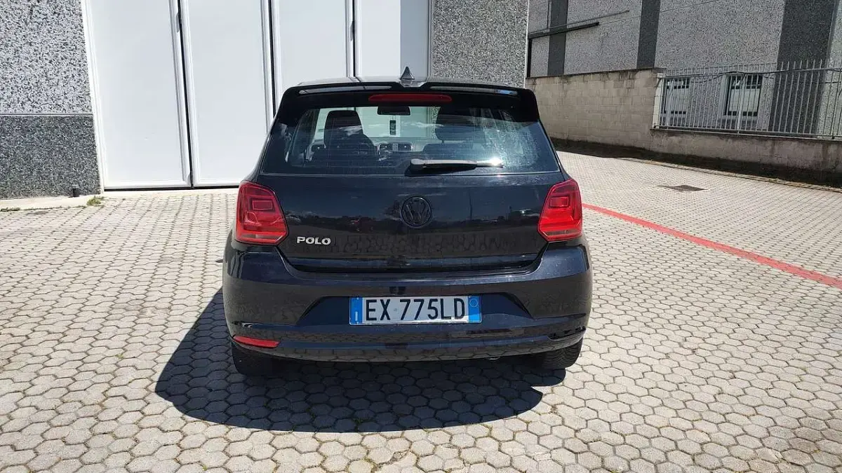 Usata VW Polo Trendline 75 CV (55 kW) 2014 Nero metallizzato Berlina