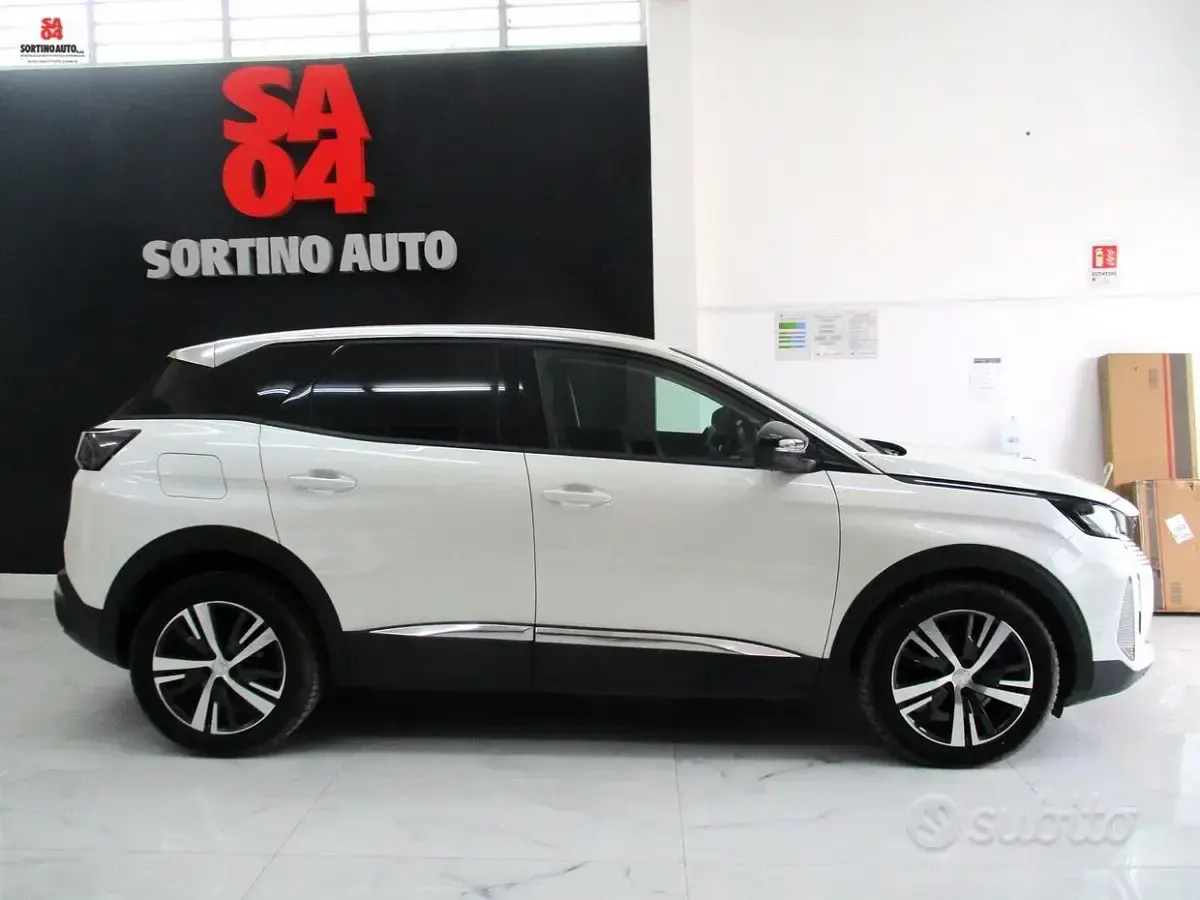 Usata Peugeot 3008 Allure 131 CV (96 kW) 2022 Bianco SUV