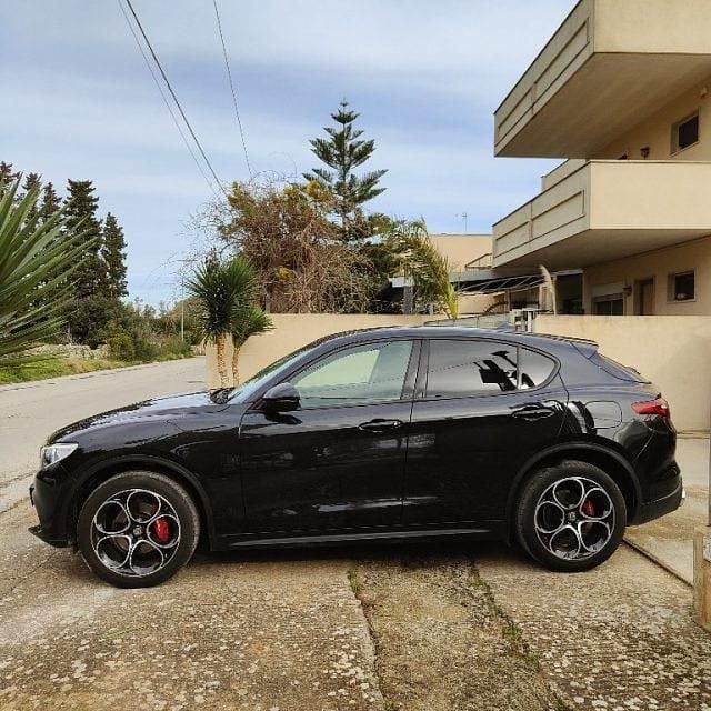 Usata Alfa Romeo Stelvio Tech Edition 190 CV (139 kW) 2019 Nero SUV