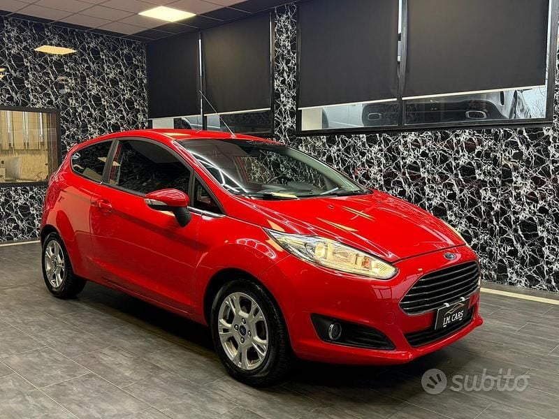 Rosso Usata 2017 Ford Fiesta Titanium Coupé | 3500 € (Super prezzo) - Immagine 1/4