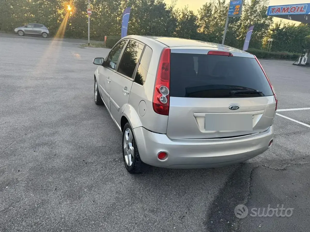 Usata Ford Fiesta 80 CV (58 kW) 2008 Utilitaria