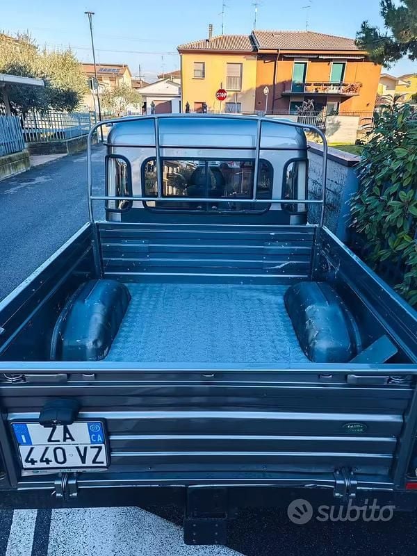 Usata Land Rover Defender 2007 Grigio SUV