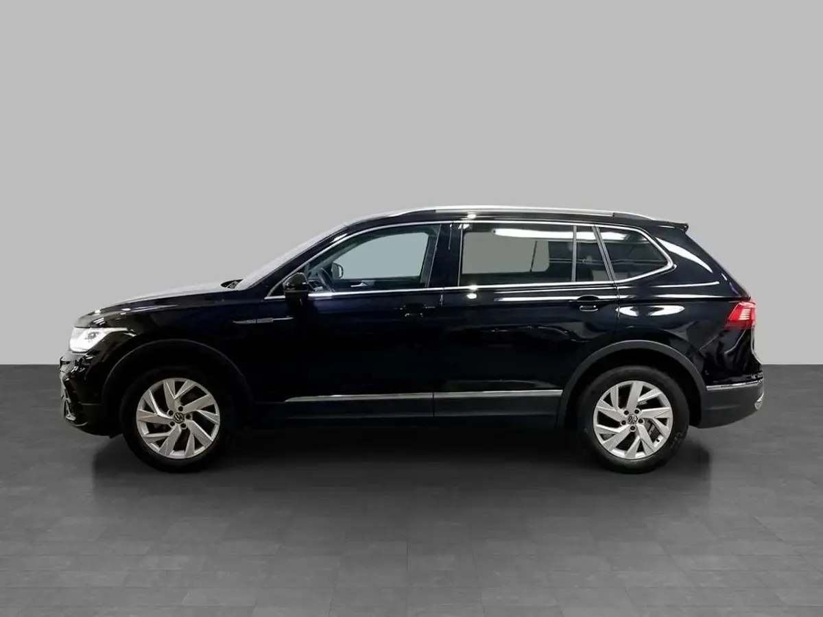 Usata VW Tiguan Allspace Elegance 150 CV (110 kW) 2023 Deep black perlato SUV