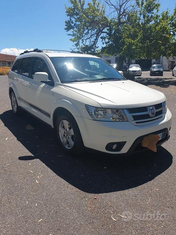 Bianco Usata 2012 Fiat Freemont SUV | 6000 € (Buon prezzo) - Immagine 1/4