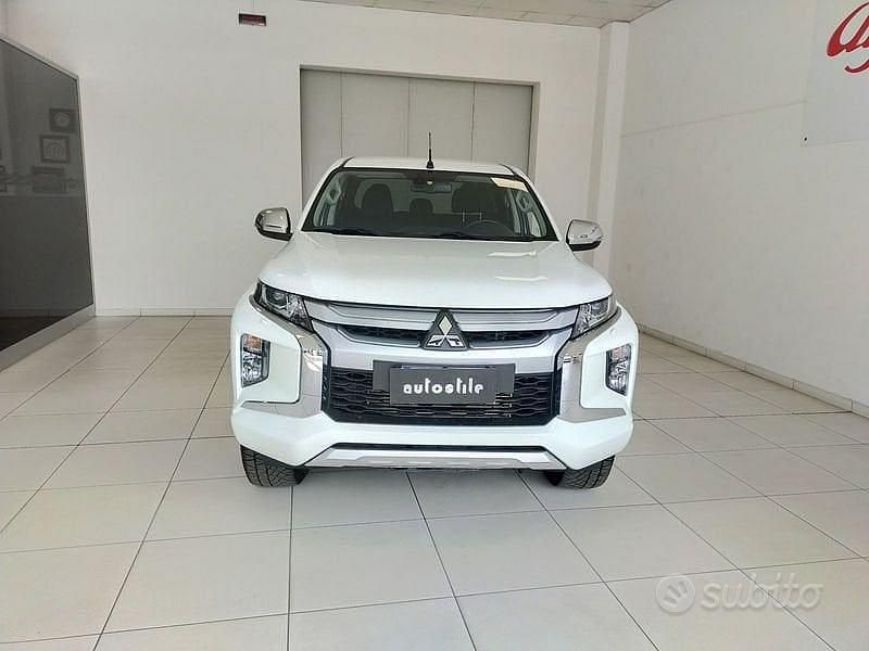 Usata Mitsubishi L200 Intense 150 CV (110 kW) 2022 Bianco Pick-up