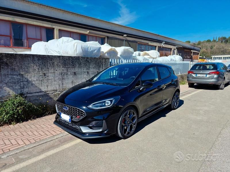 Usata Ford Fiesta ST 200 CV (147 kW) 2023 Nero Utilitaria