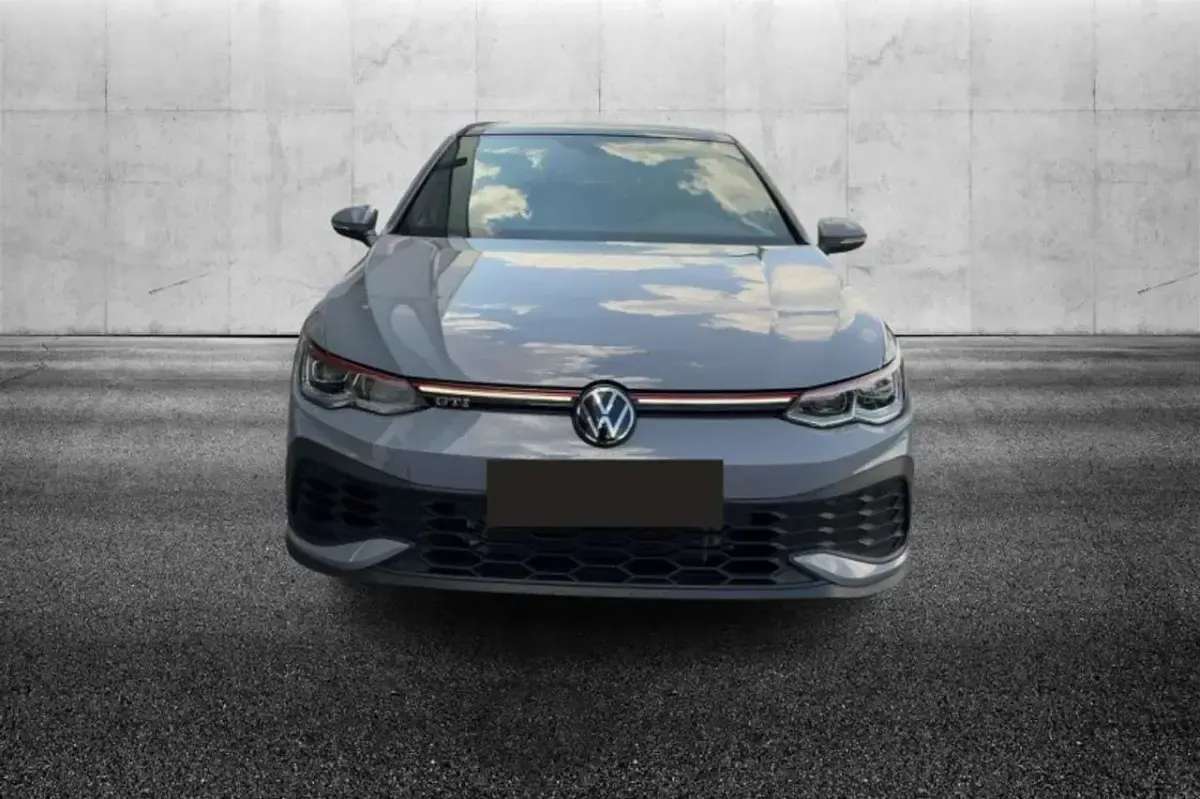 Usata VW Golf VIII GTI 300 CV (220 kW) 2023 Grigio Berlina