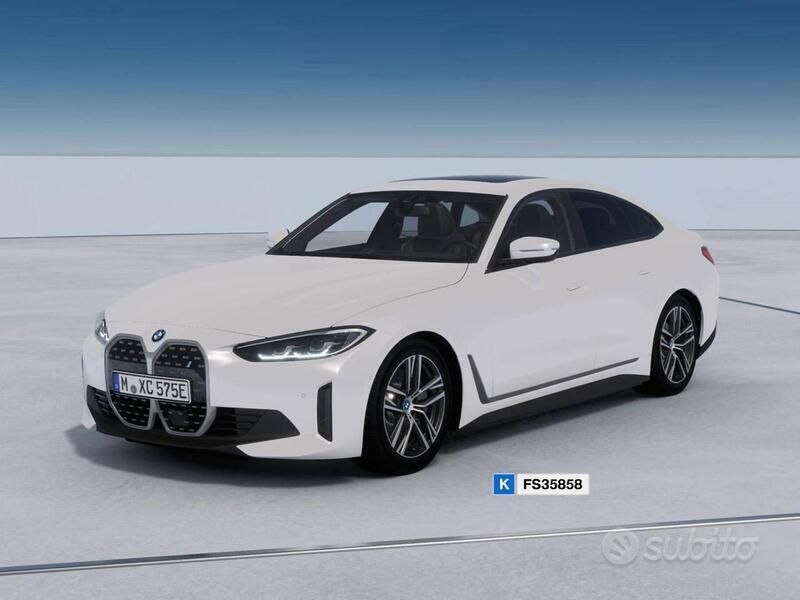 Nuova 2025 BMW i4 Comfort Edition Tre volumi | 54.000 € - Immagine 1/4