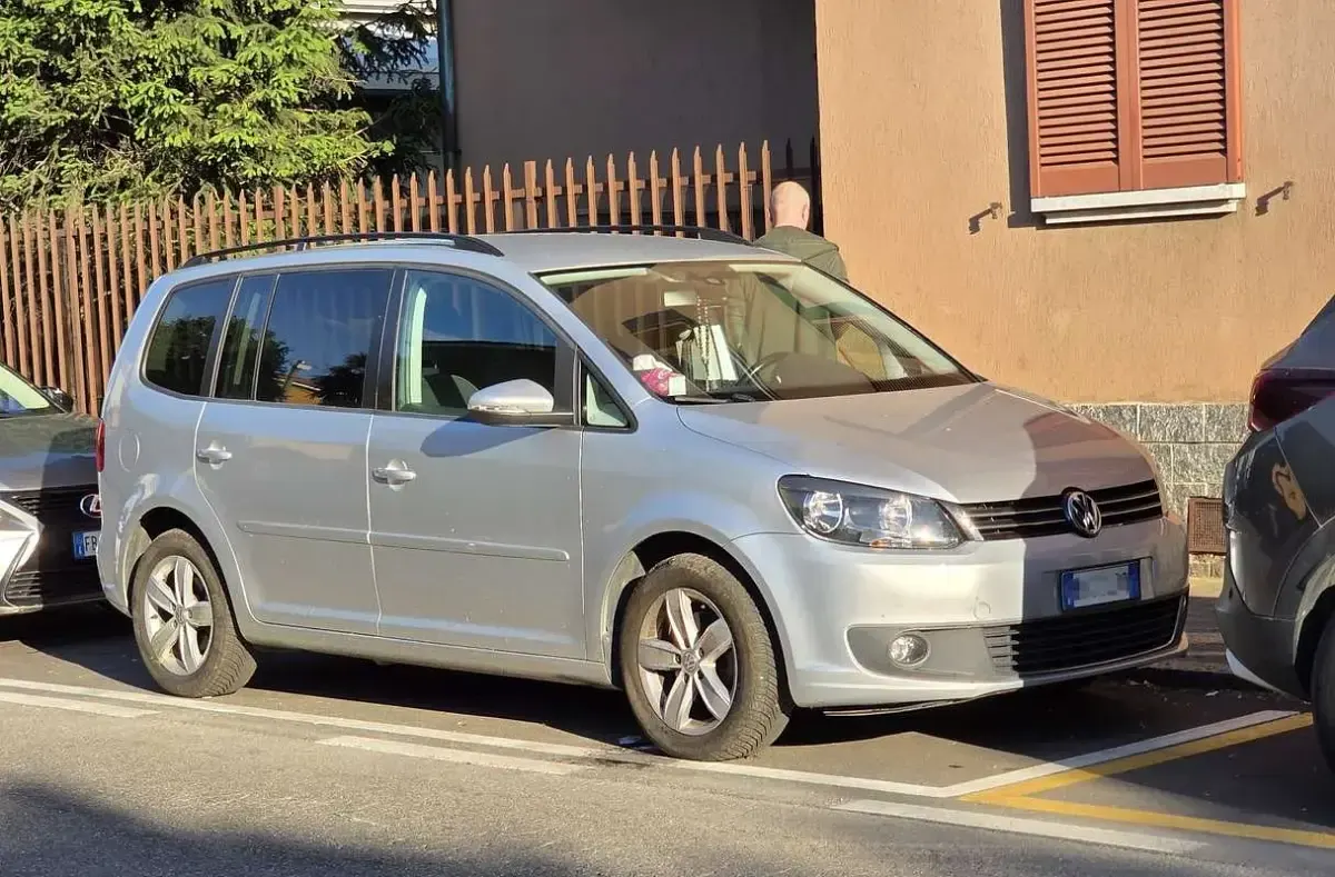 Usata VW Touran Style 105 CV (77 kW) 2011 Monovolume