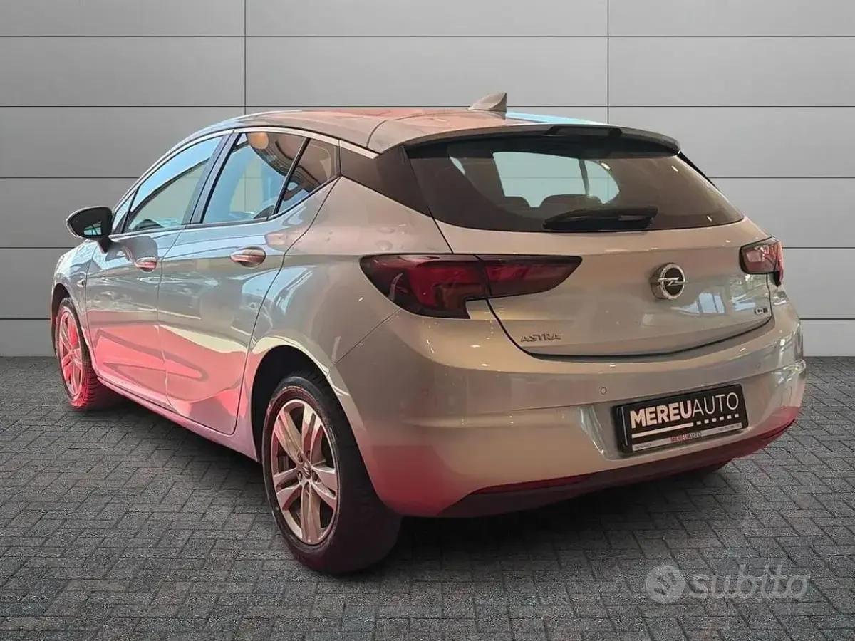 Usata Opel Astra Business 110 CV (80 kW) 2017 Grigio Berlina