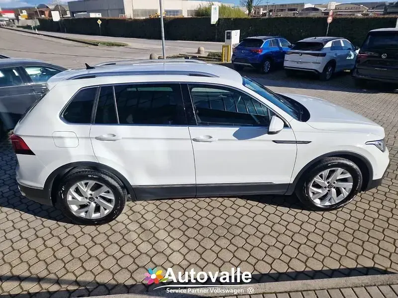 Usata VW Tiguan Elegance 150 CV (110 kW) 2022 Bianco SUV