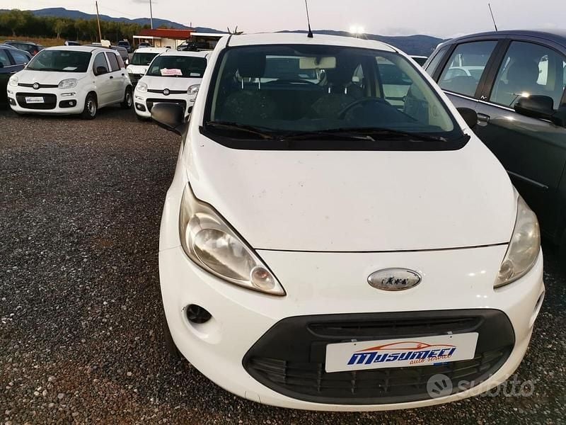 Bianco Usata 2012 Ford Ka Plus Titanium Due volumi | 4450 € (Buon prezzo) - Immagine 1/4