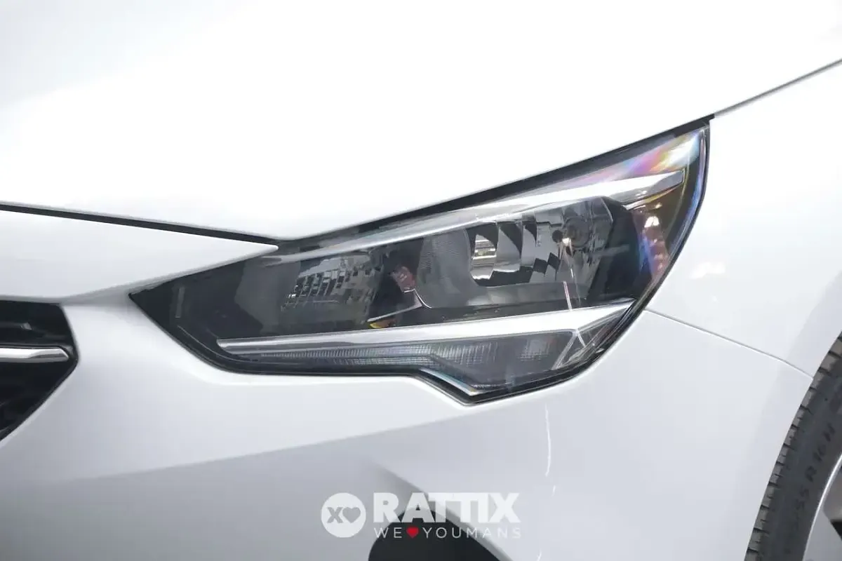 Usata Opel Corsa Edition 101 CV (74 kW) 2022 Jade white Utilitaria