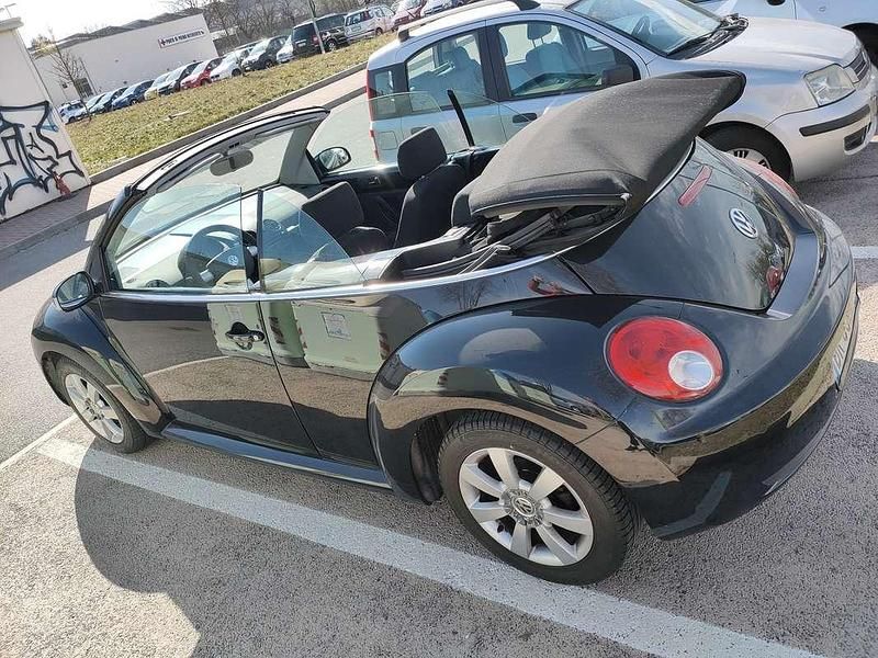 Usata VW New Beetle 105 CV (77 kW) 2007 Utilitaria