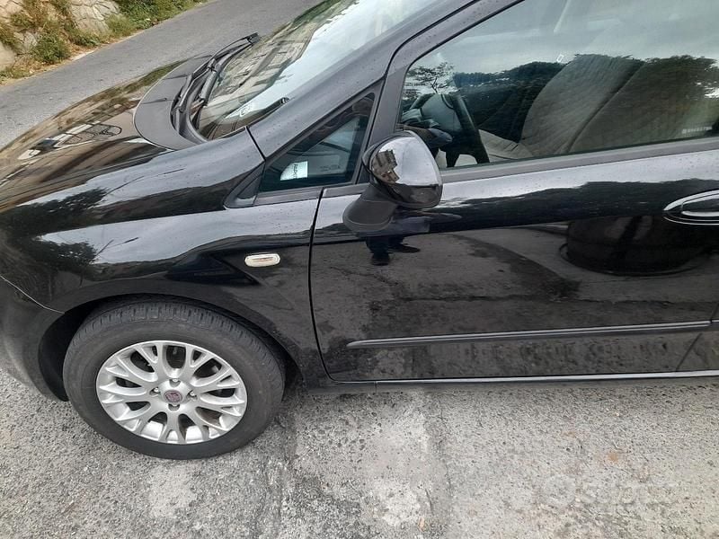 Usata Fiat Grande Punto 75 CV (55 kW) 2009 Nero Utilitaria