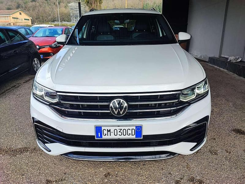 Usata VW Tiguan R-line 200 CV (147 kW) 2023 Bianco SUV