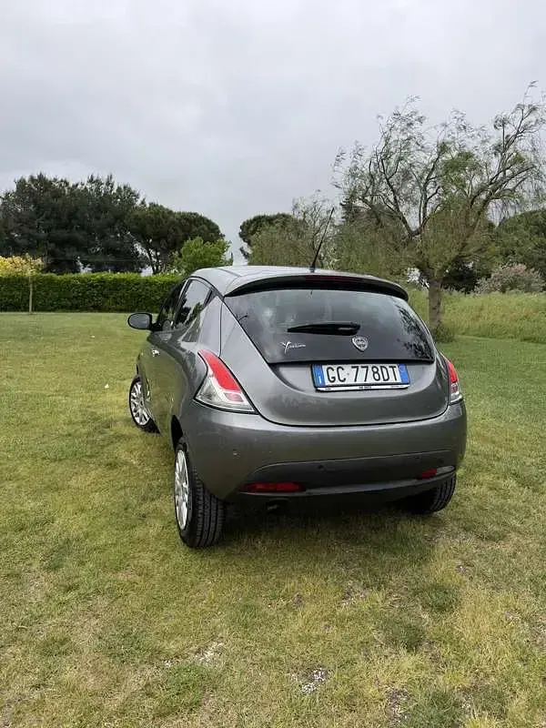 Usata Lancia Ypsilon Silver 80 CV (58 kW) 2014 Utilitaria
