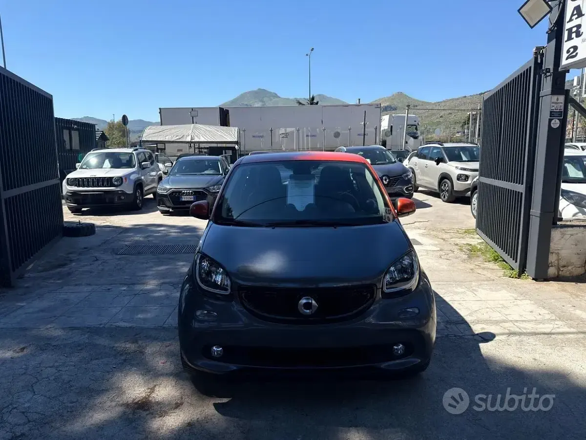 Usata Smart ForFour Passion 71 CV (52 kW) 2016 Grigio Utilitaria