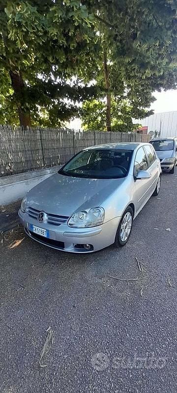 Usata VW Golf IV 50 CV (36 kW) 2005 Grigio Berlina