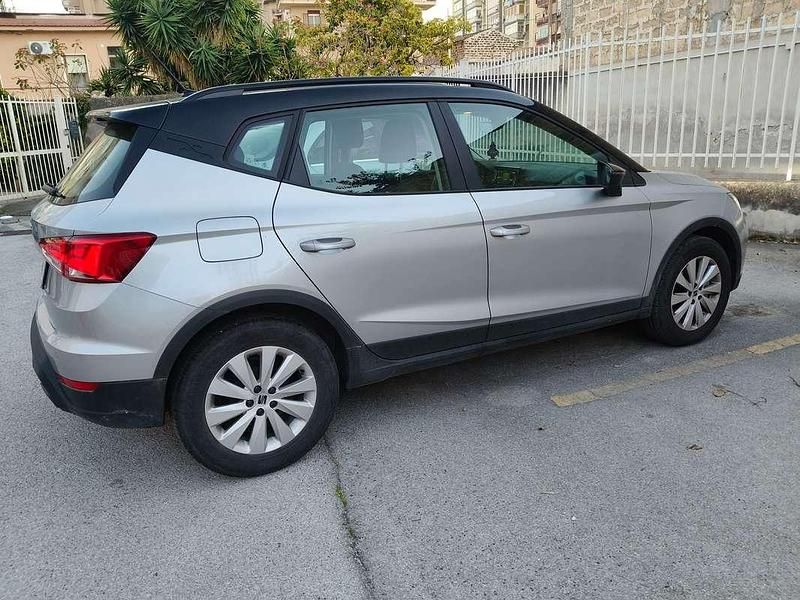 Usata Seat Arona Reference 95 CV (69 kW) 2023 Argento SUV