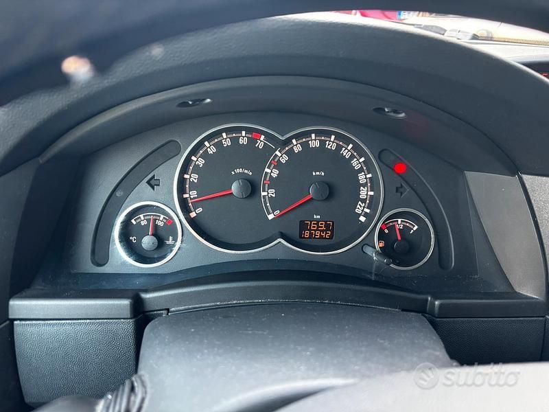 Usata Opel Meriva 90 CV (66 kW) 2008 Nero Monovolume