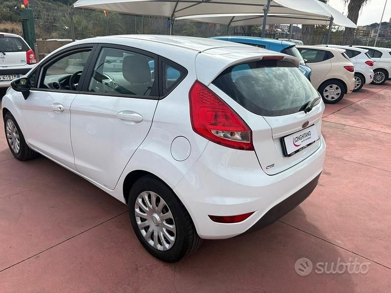 Usata Ford Fiesta Titanium 92 CV (67 kW) 2010 Bianco Berlina