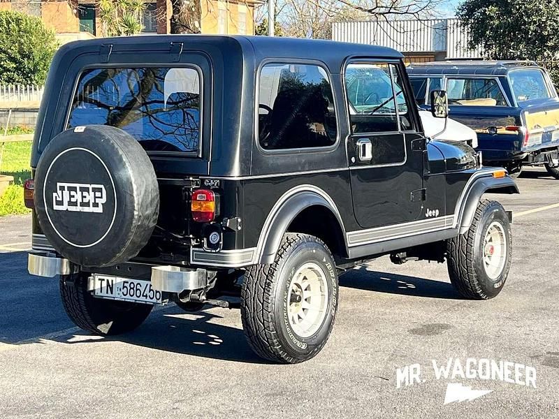 Usata Jeep CJ Laredo 122 CV (89 kW) 1981 Nero SUV
