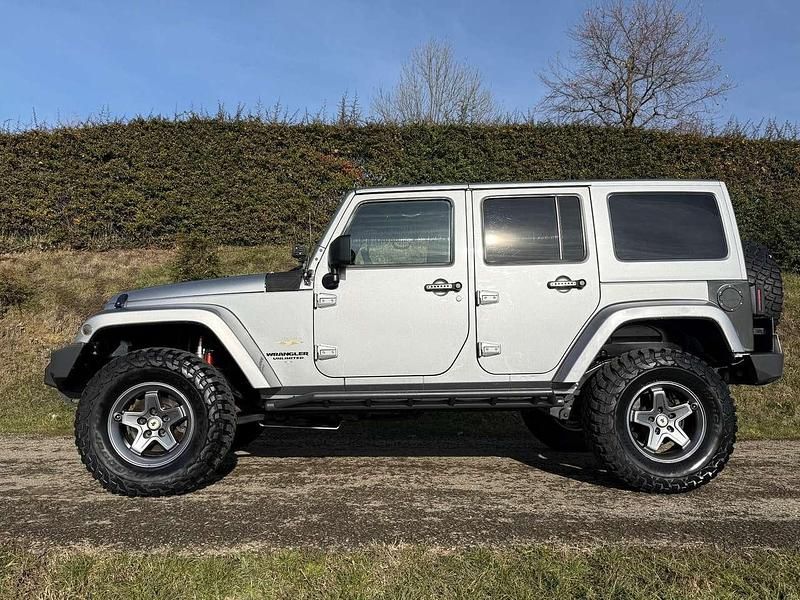 Grigio Usata 2013 Jeep Wrangler Unlimited Sahara SUV | 31.000 € (Molto cara) - Immagine 1/4